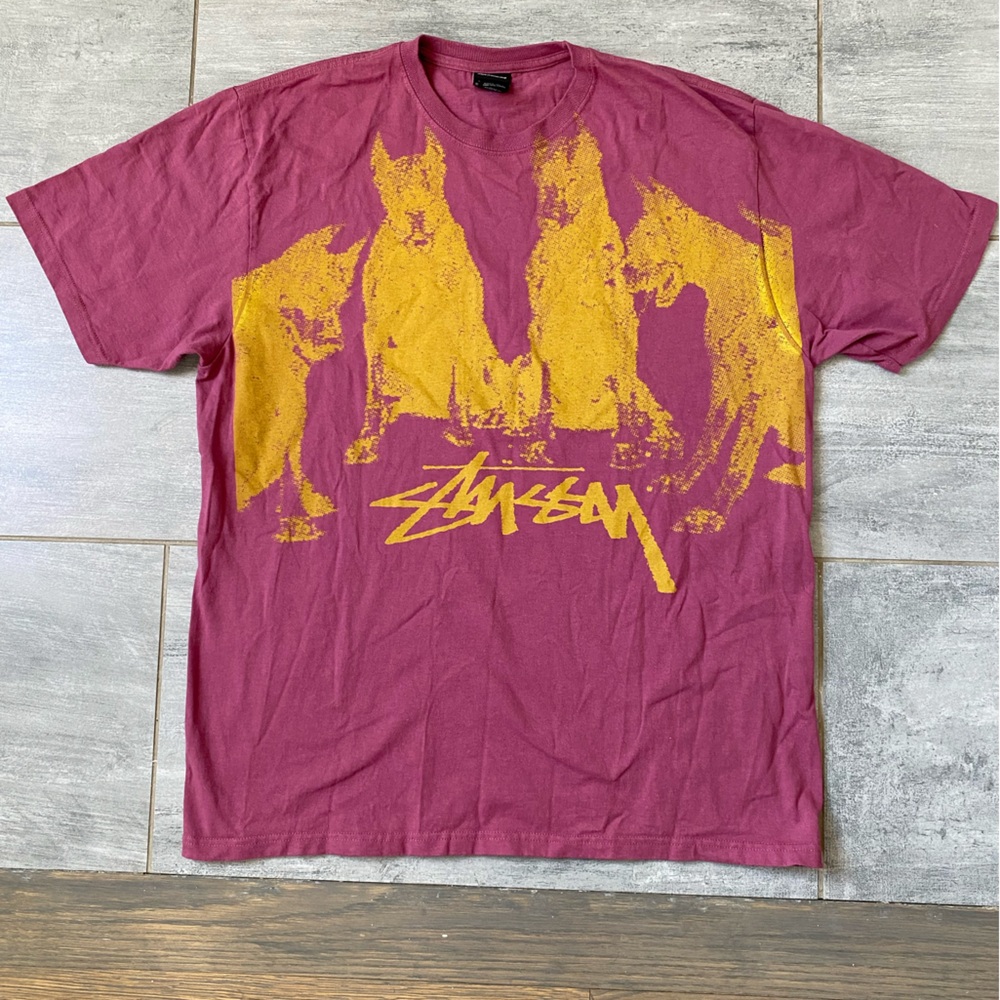 Stussy Maroon/pink Dobberman dog tee. Stussy tshirt size L